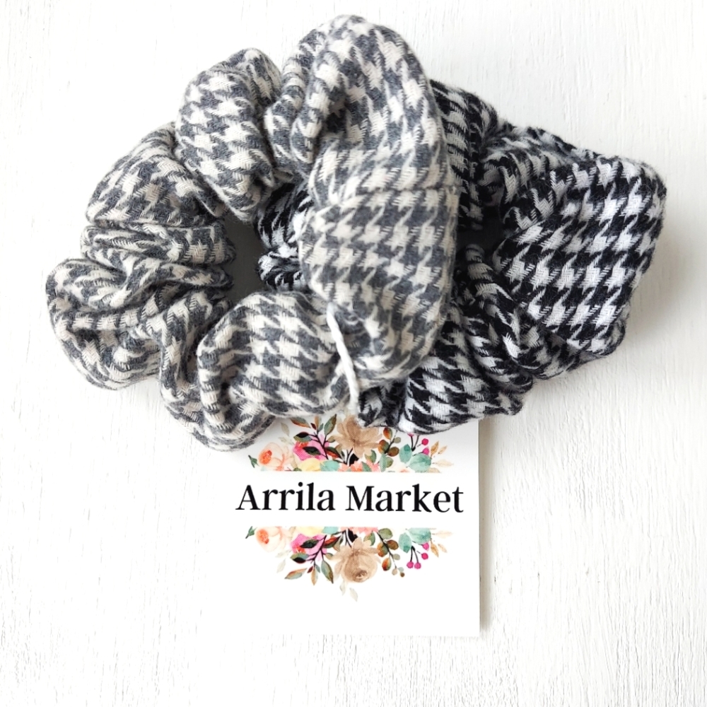 2 Houndstooth Scrunchies